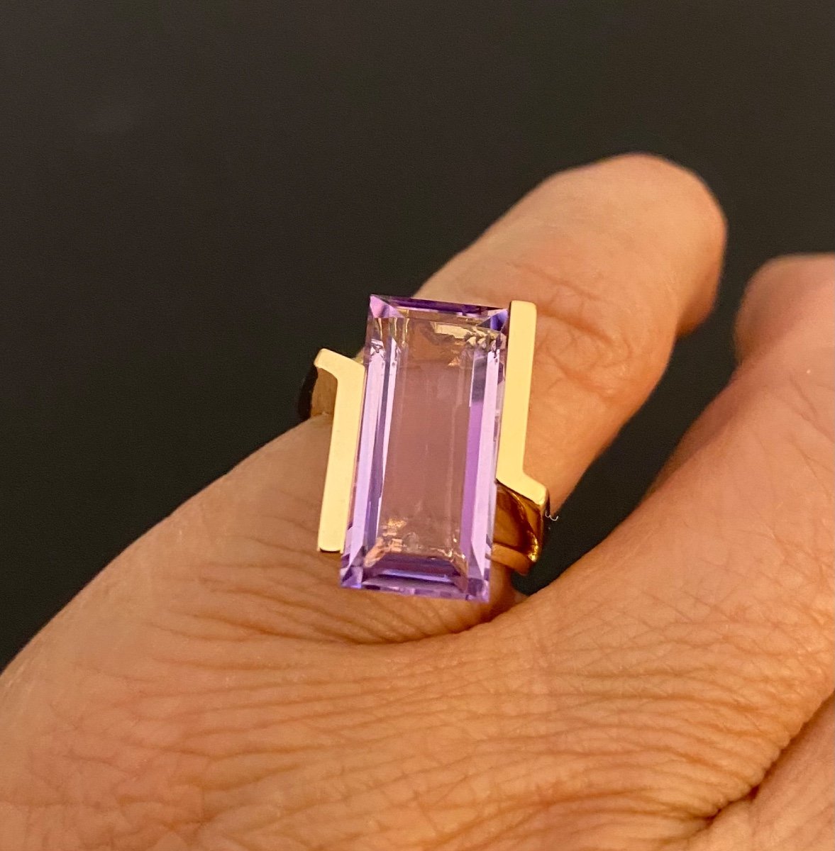 Bague Contemporaine En Or Et Amethyste