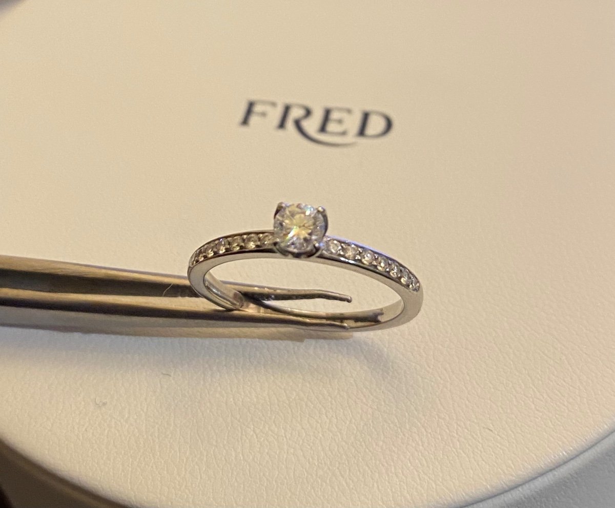 Fred. Delphine Engagement Ring In Platinum And Diamonds-photo-3