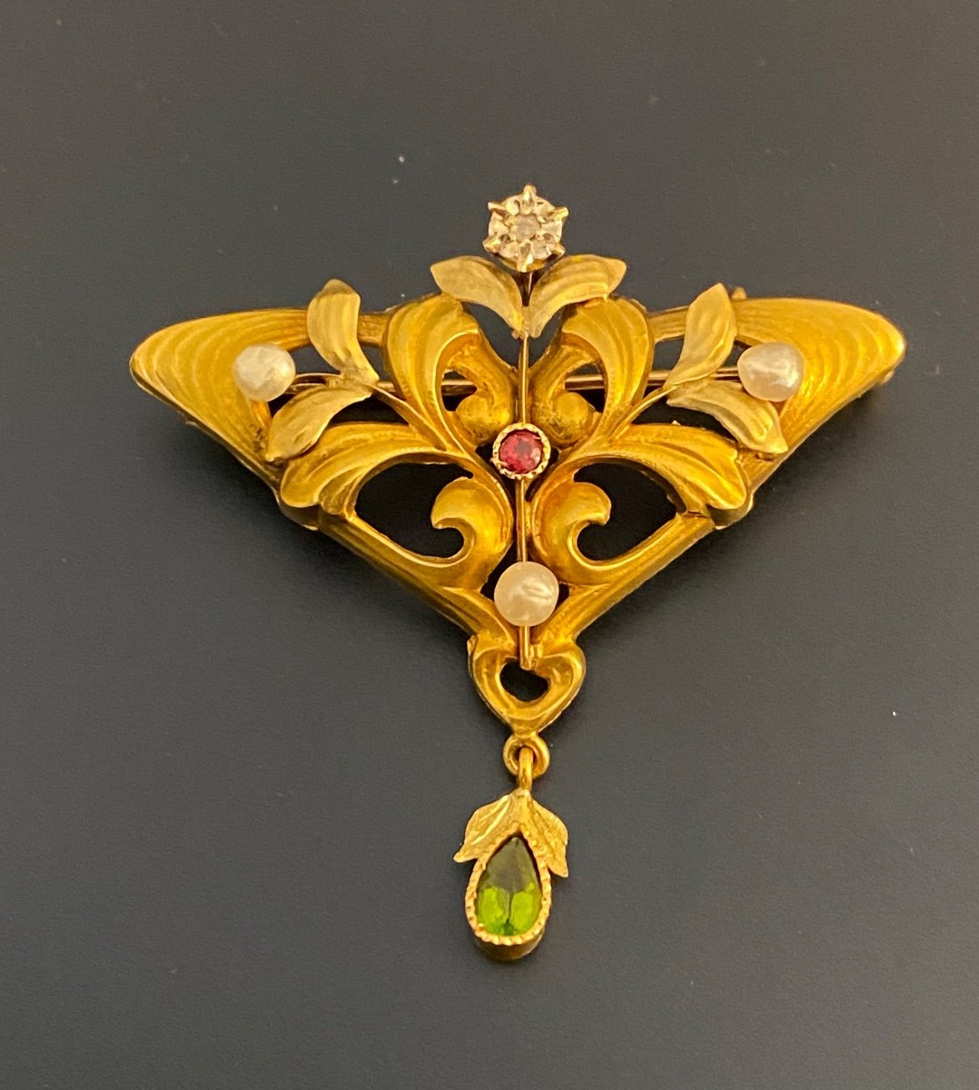 Art Nouveau Style Brooch In 759/1000 Gold-photo-4