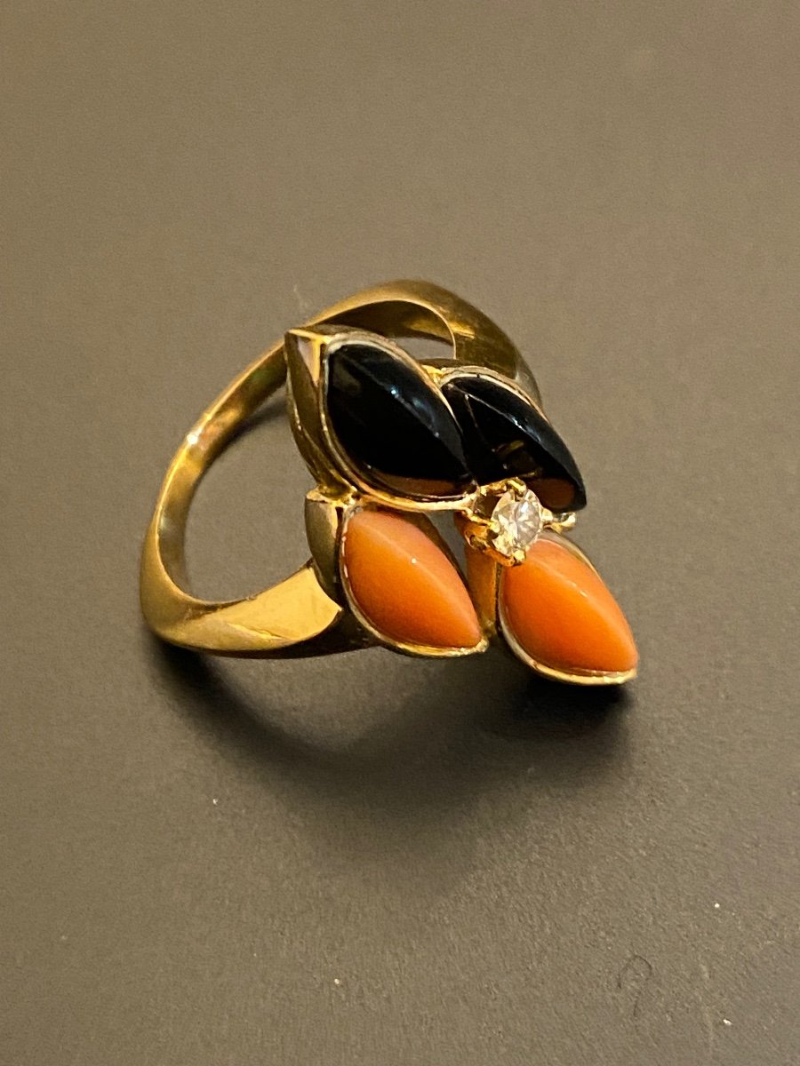 Gold,  Coral And Onyx Ring-photo-4