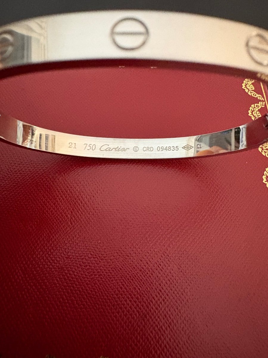 Cartier: Love Bracelet In 750/1000 White Gold. Size 21-photo-3