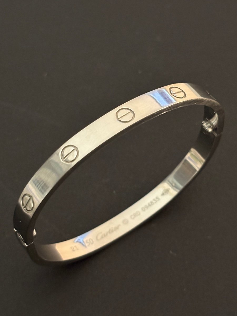 Cartier: Love Bracelet In 750/1000 White Gold. Size 21-photo-1