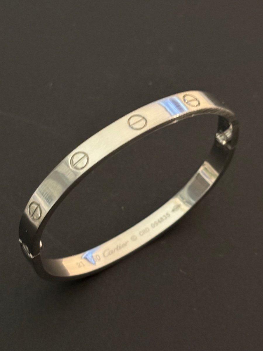 Cartier: Love Bracelet In 750/1000 White Gold. Size 21-photo-2