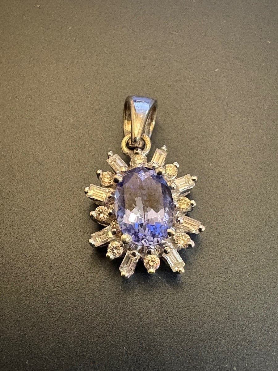 Pendant In White Gold, Tanzanite And Diamonds-photo-2