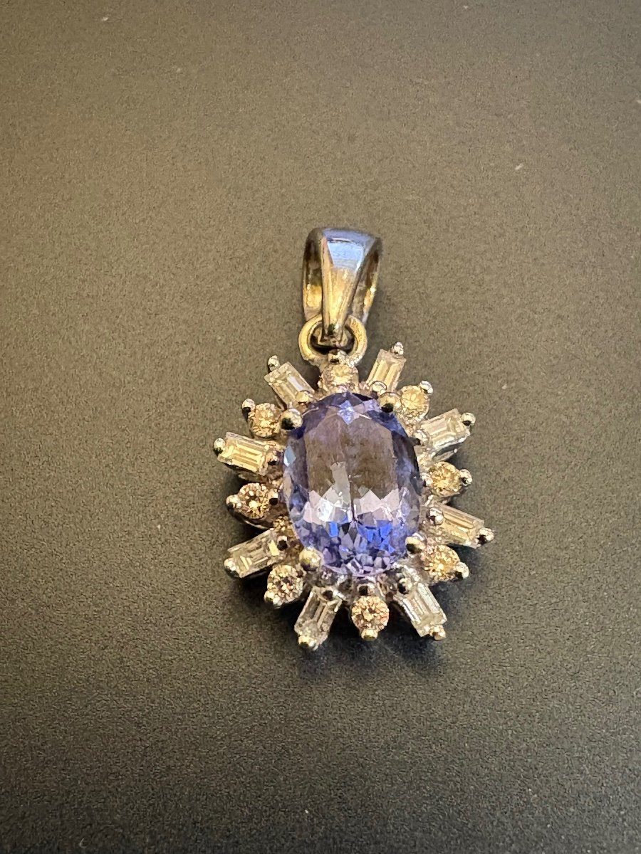 Pendant In White Gold, Tanzanite And Diamonds-photo-4