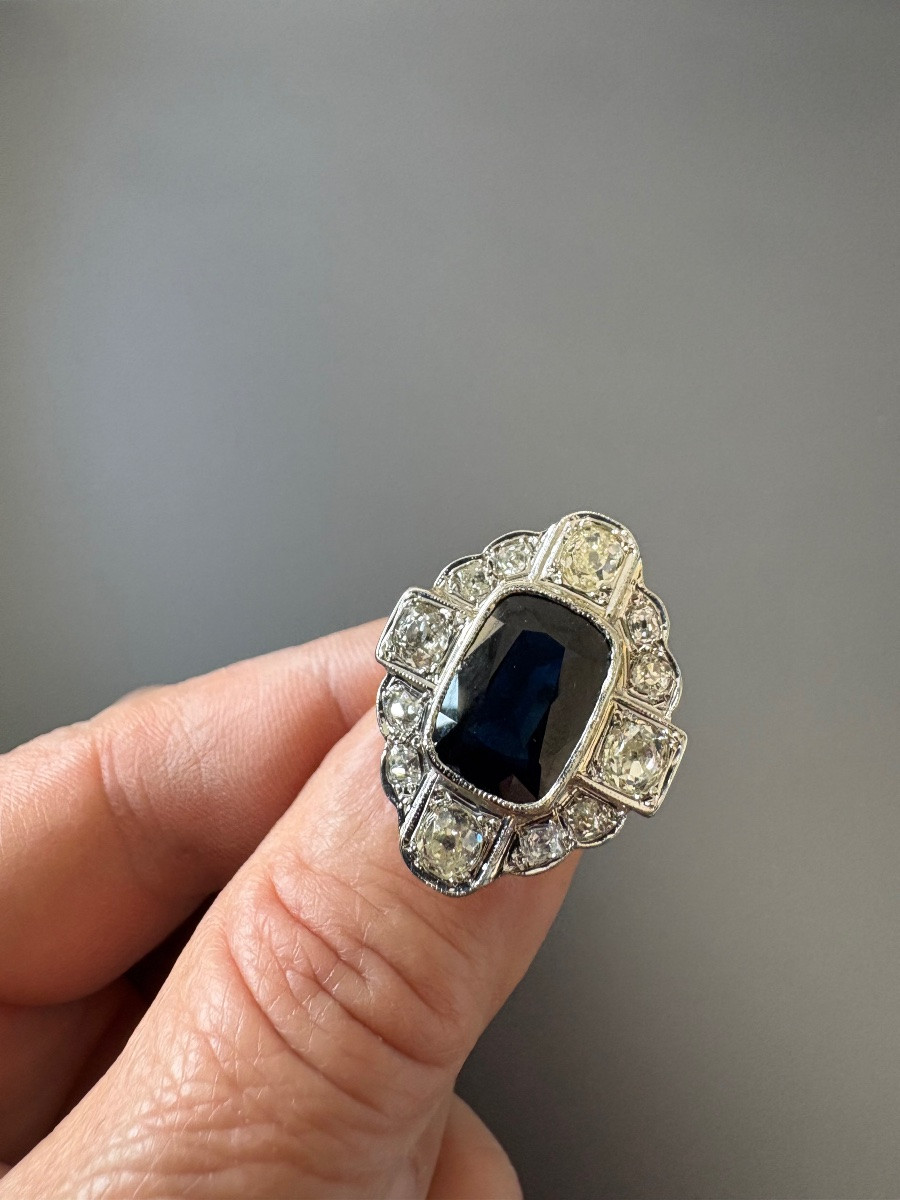 Art Deco: Bague En Or Gris 750/1000 Eme, Saphir Et Diamants.-photo-3