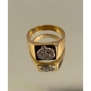 Old Signet Ring In Gold, Platinum And Diamonds.