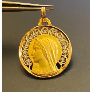 Religious Medal In Gold And Diamonds. Signed Dropsy