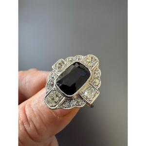 Art Deco: Bague En Or Gris 750/1000 Eme, Saphir Et Diamants.