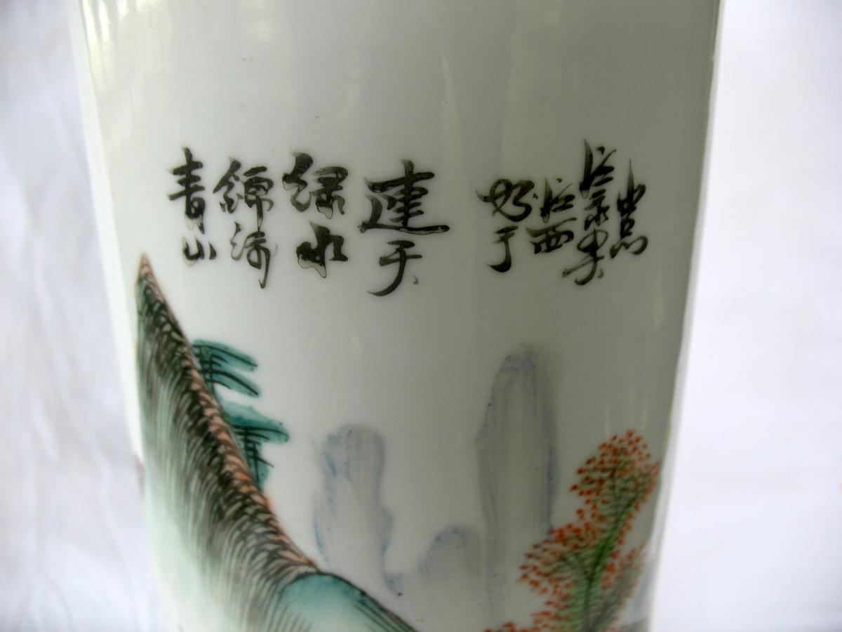 Vase rouleau en porcelaine de Chine. Décor paysage et pêcheur. Début XXème-photo-4