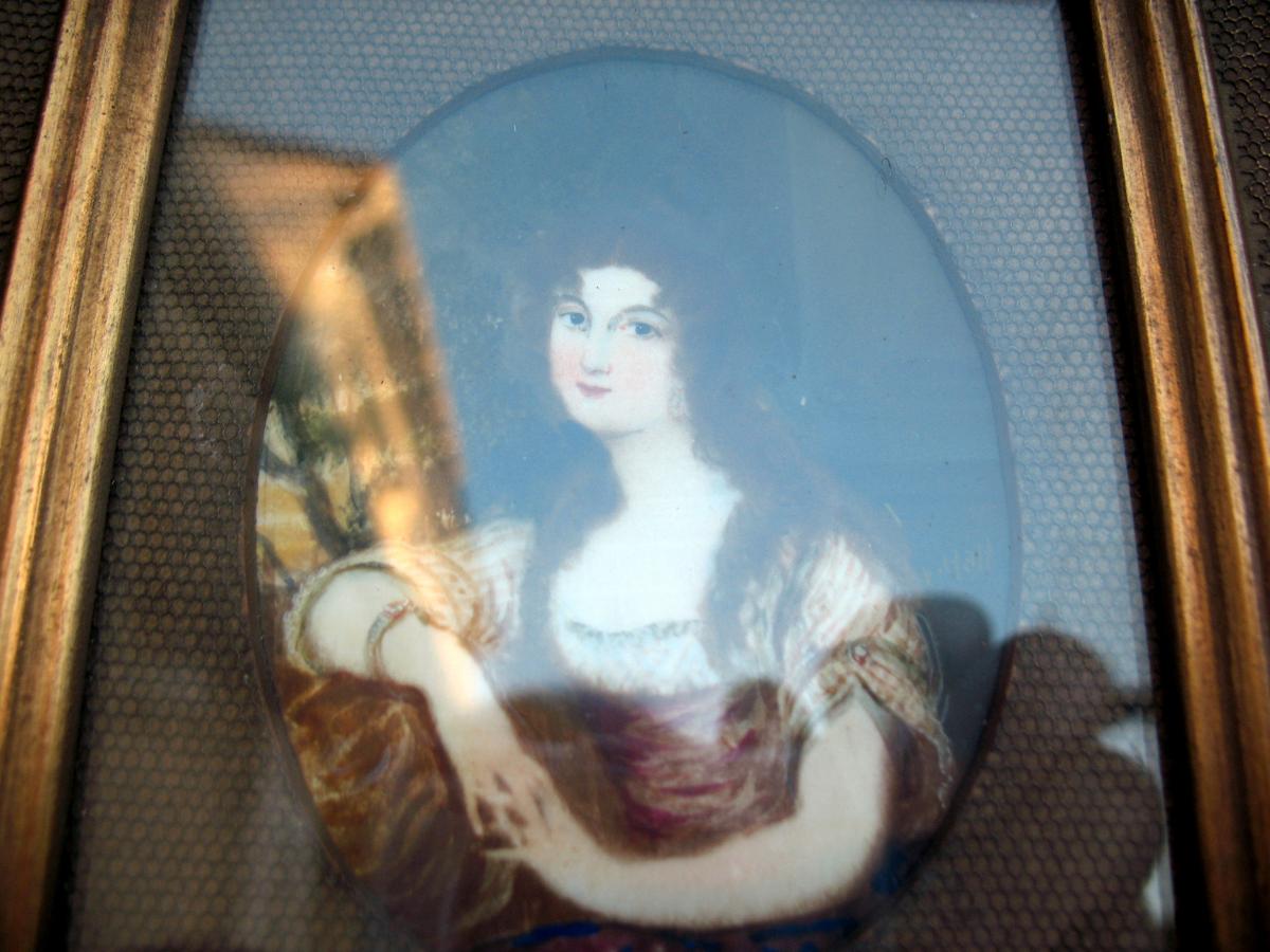 Portrait miniature d'une jeune femme signé Hall. Début XIXème-photo-4