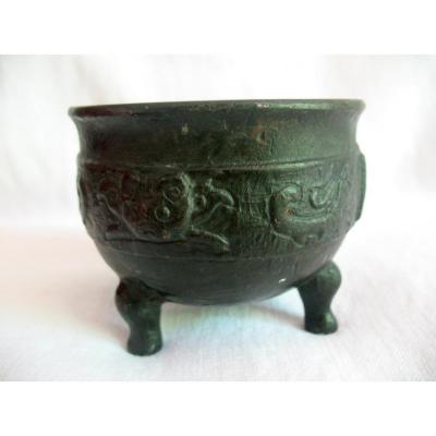Shang Or Zhou Style Bronze Ritual Vase, China XIXth Century