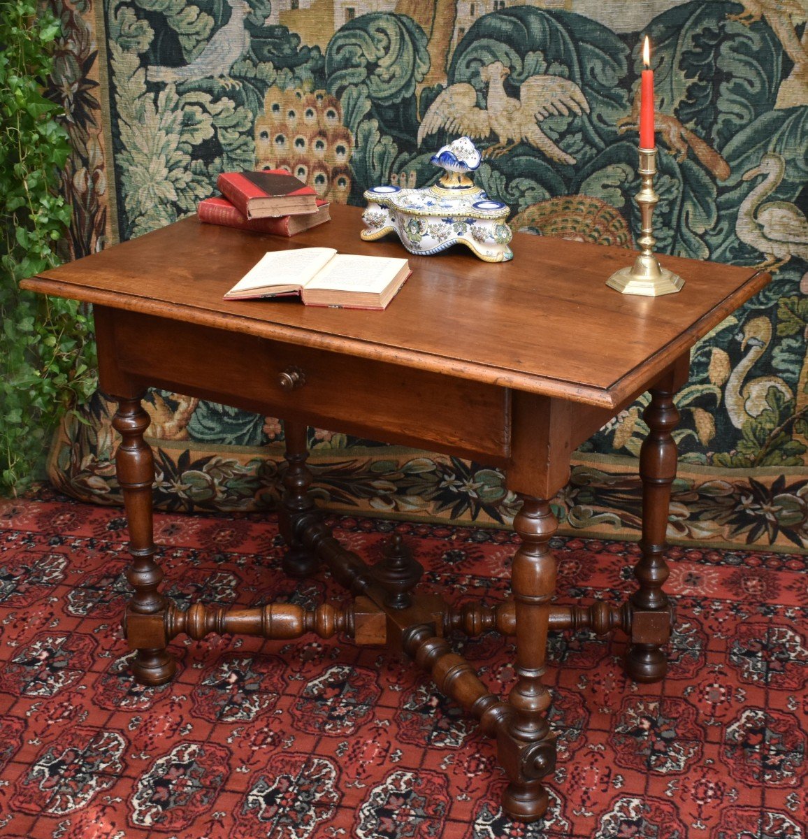 Table &agrave; &eacute;crire , Bureau En Noyer De Style Louis XIII - Louis XIV,  Fin  XVIIe - D&eacute;but XVIIIe,  entrejambe en X, pieds balustres-photo-2