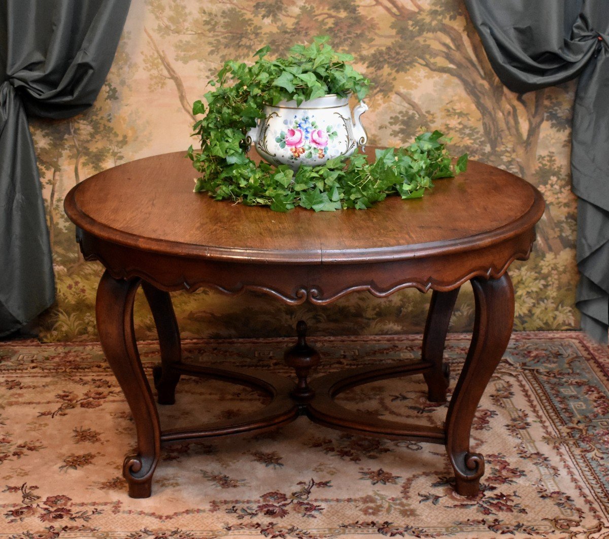 Grande Table ovale   De Milieu De Salle à Manger, Guéridon En Chêne De Style Louis XV , 4 Pieds Et Entrejambe