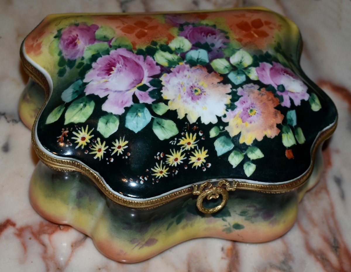 F. Poujol, Large Limoges Porcelain Box, Hand Painted Candy Box Floral Decor-photo-3