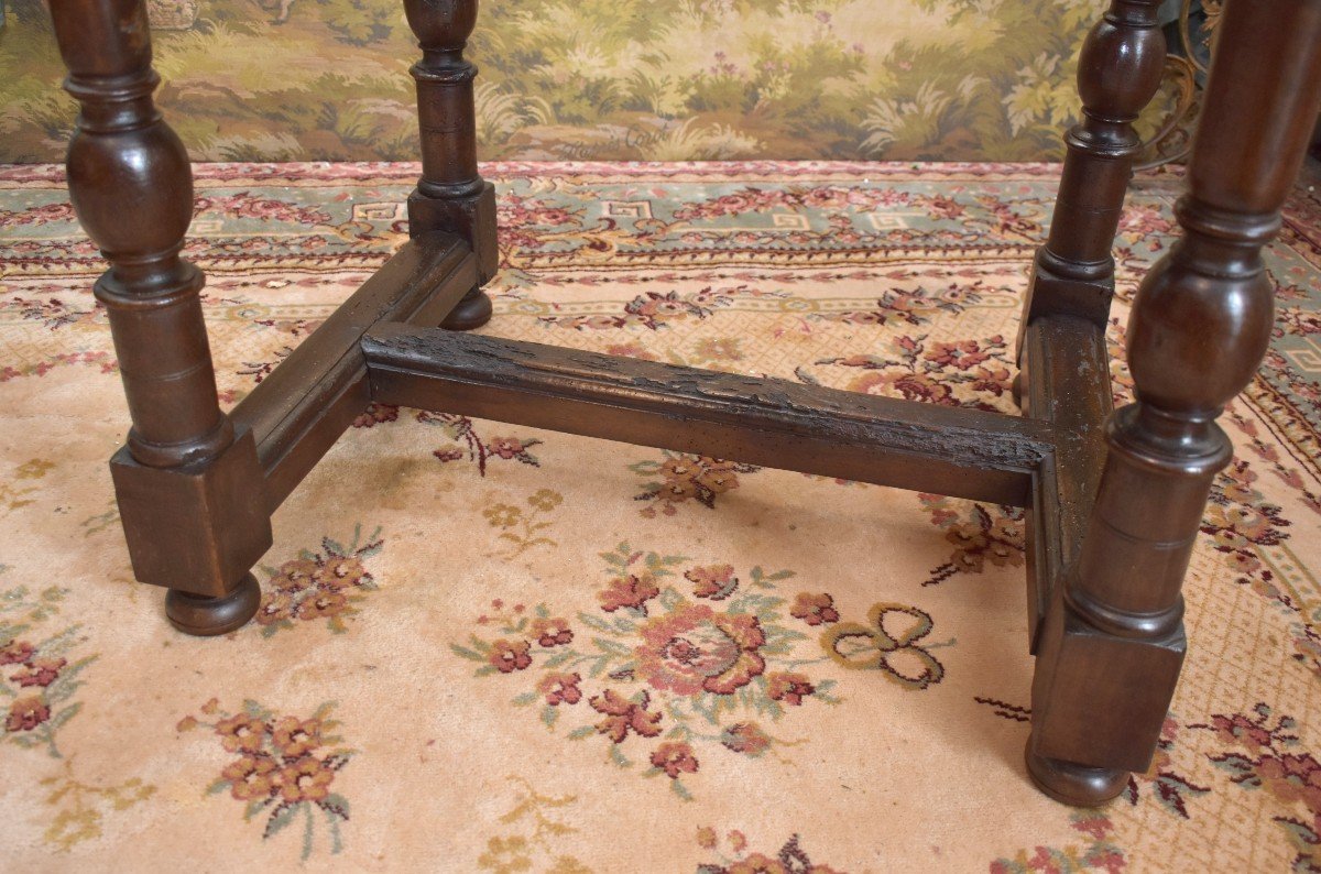 Small Walnut Writing Table From The End Of The 17th Early 18th Century, Louis XIII - Louis XIV Desk-photo-4