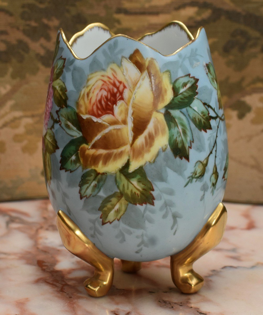 L. Buisson In Limoges. Eggshell Vase In Limoges Porcelain Decorated With Roses, Hand Painted-photo-1