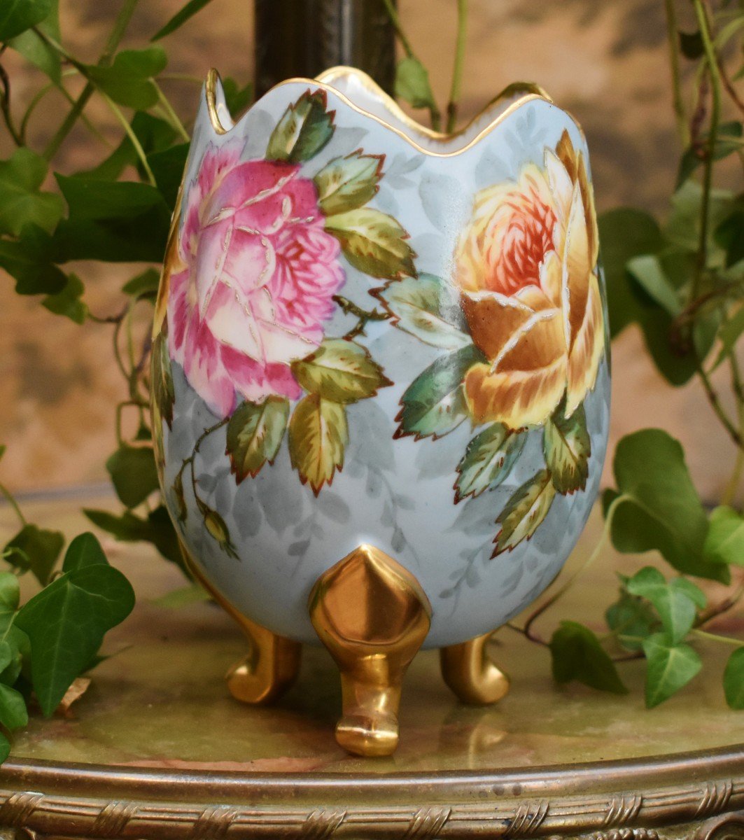 L. Buisson In Limoges. Eggshell Vase In Limoges Porcelain Decorated With Roses, Hand Painted-photo-3