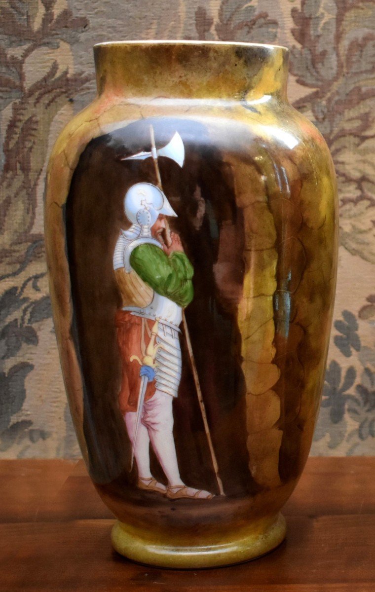 Paire De Vases En Verre Opalin, Opaline à Décor Soldats De La Renaissance, Lance Et Hallebarde-photo-1