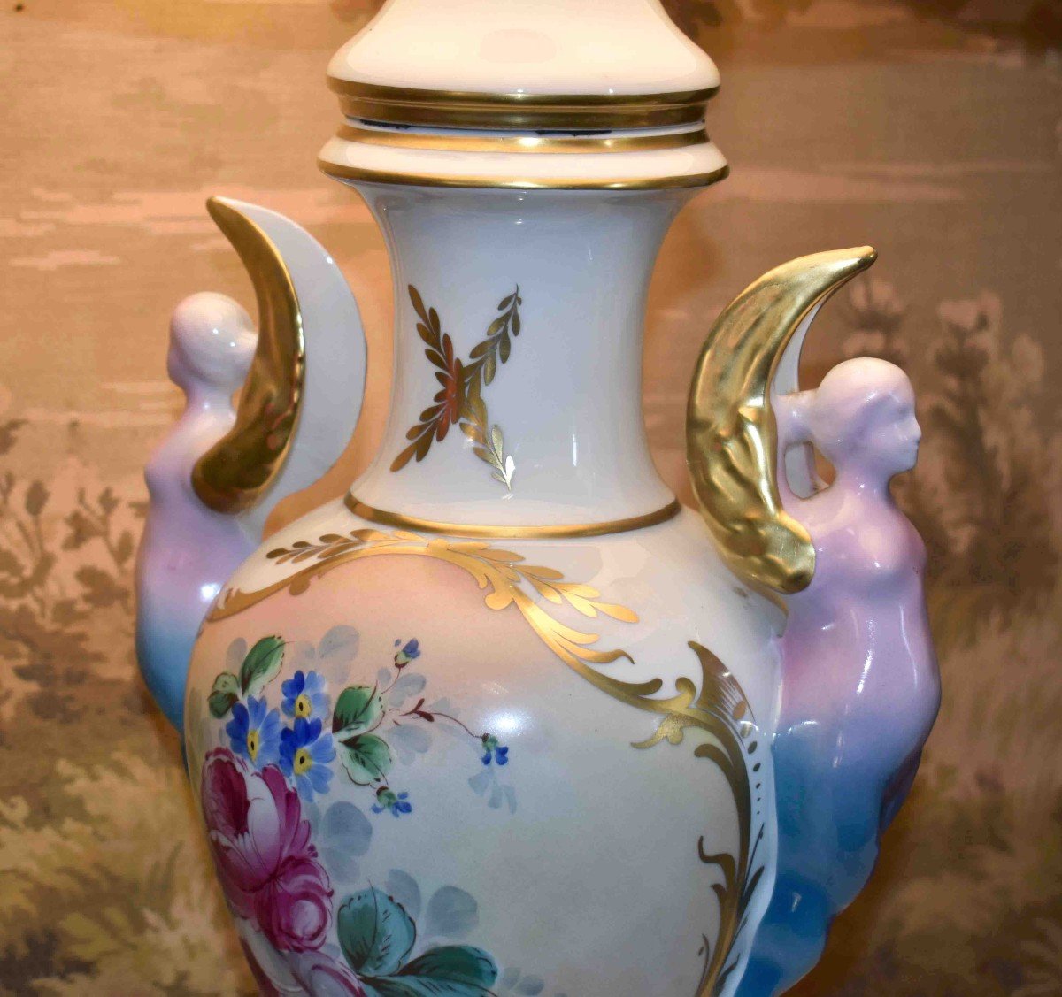 Important Limoges Porcelain Lamp, Hand Painted Lamp Base With Floral Decor, Bouquet Of Flowers-photo-3