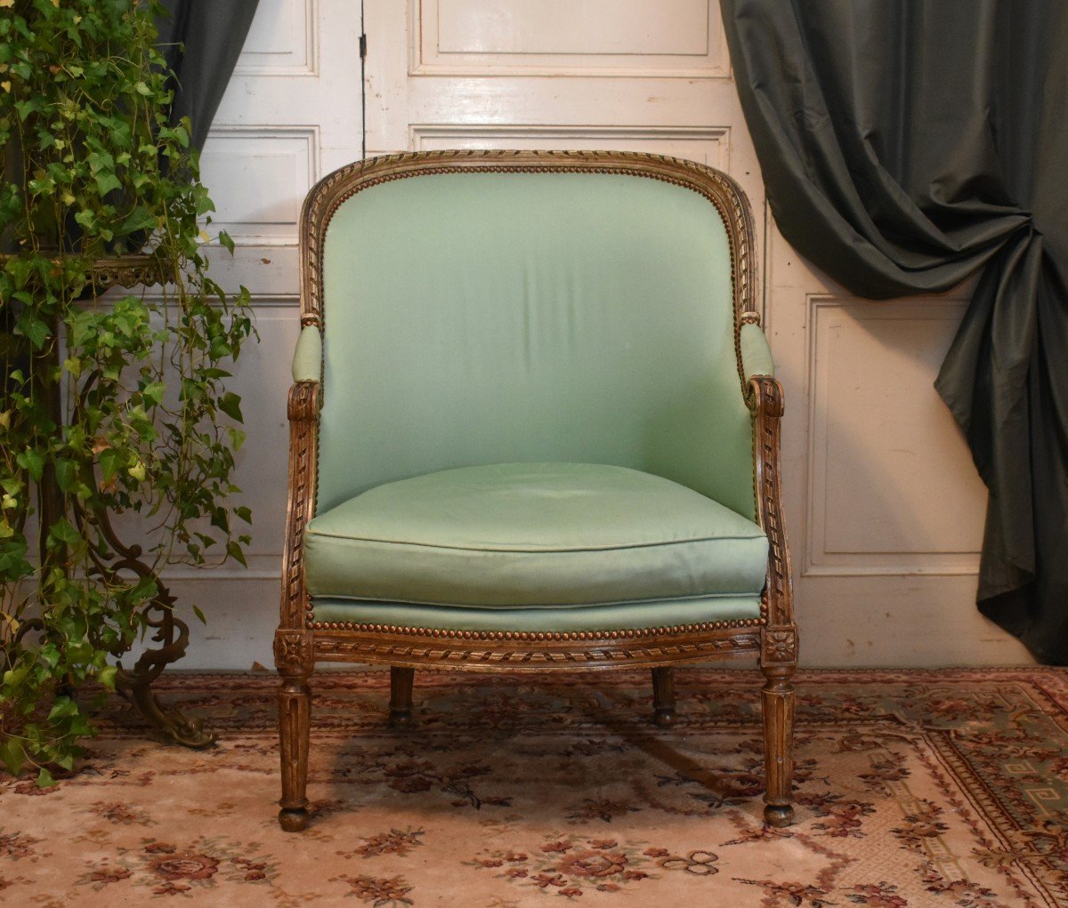 Importante Bergère De Style Louis XVI Laquée , Dossier Gondole , Assise Cousin , Début XIXe -photo-2