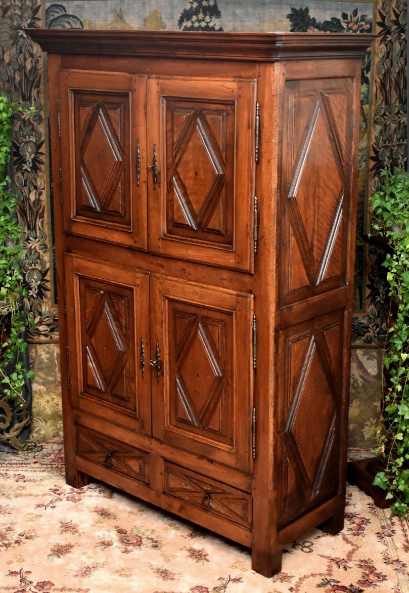 Small Louis XIII 4-door Walnut Cabinet, Four-leaf Sideboard, Diamond Points;-photo-4