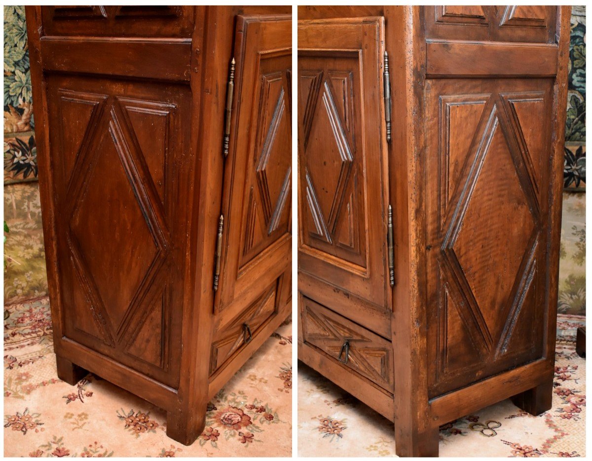 Small Louis XIII 4-door Walnut Cabinet, Four-leaf Sideboard, Diamond Points;-photo-4