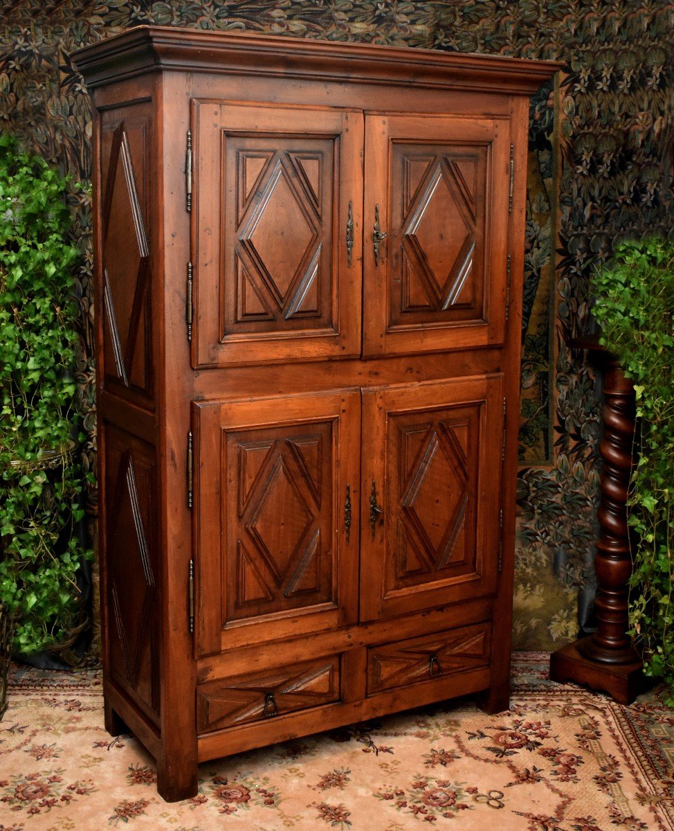 Small Louis XIII 4-door Walnut Cabinet, Four-leaf Sideboard, Diamond Points;