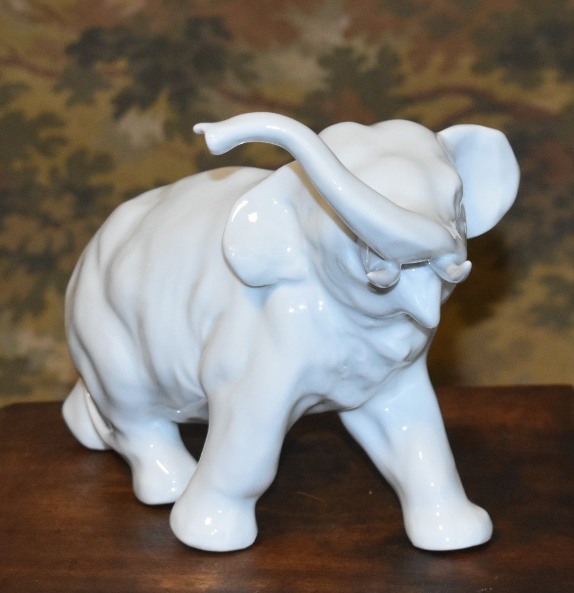 Sujet en  Porcelaine Blanche  de Limoges, Elephant manufacture Haviland d'Après Jules Desbois -photo-1