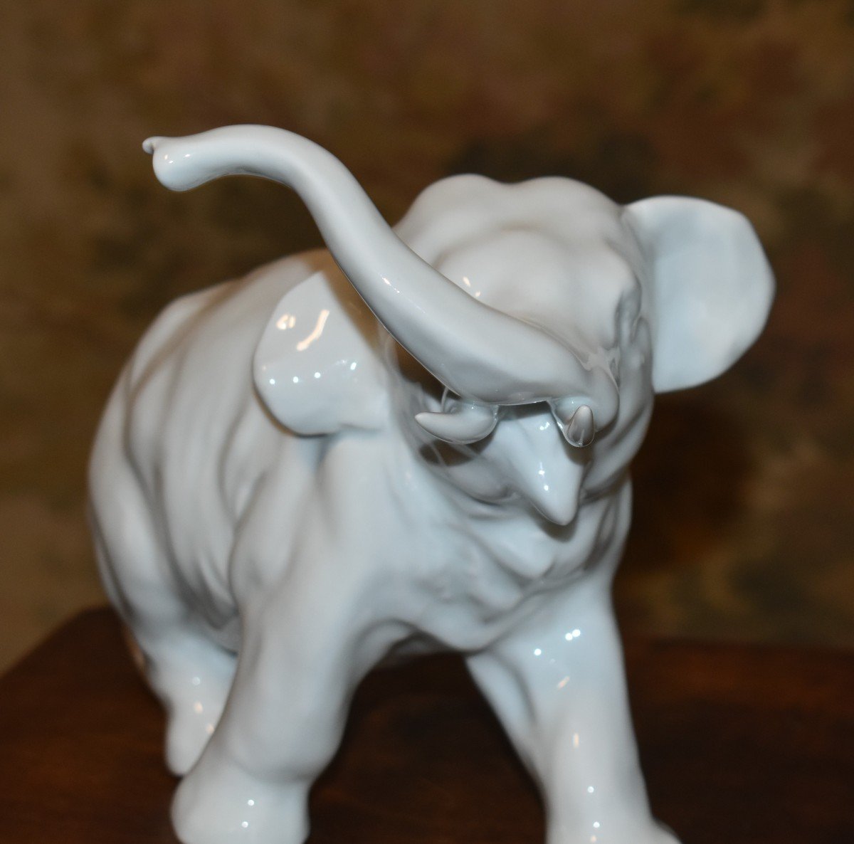 Sujet en  Porcelaine Blanche  de Limoges, Elephant manufacture Haviland d'Après Jules Desbois -photo-2