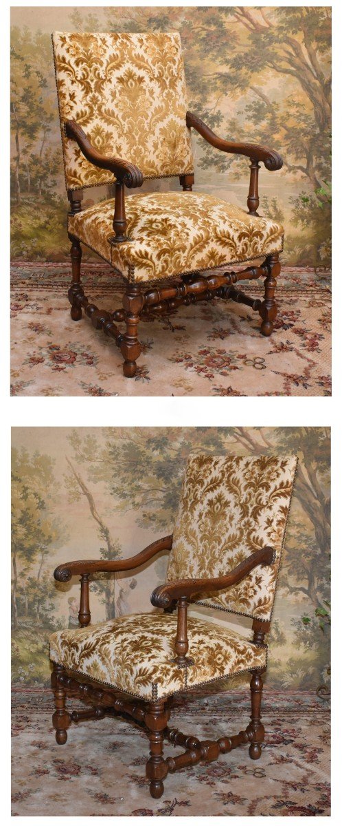 Grand Fauteuil De Style Louis XIII - Louis XIV ,  Large Et Haut Dossier , Tissu Velours Gaufré-photo-4