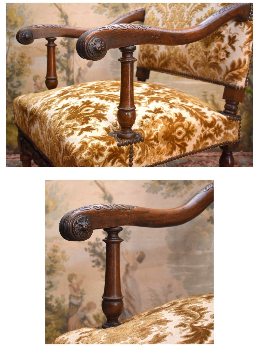 Grand Fauteuil De Style Louis XIII - Louis XIV ,  Large Et Haut Dossier , Tissu Velours Gaufré-photo-4