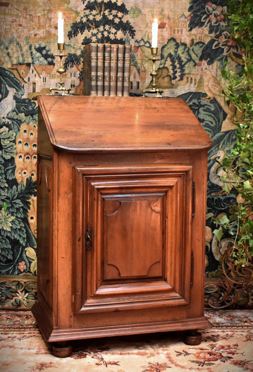 Louis XIV Period Oratory, Small Piece Of Furniture With One Door In Solid Walnut, Late 17th - Early 18th Century -photo-3