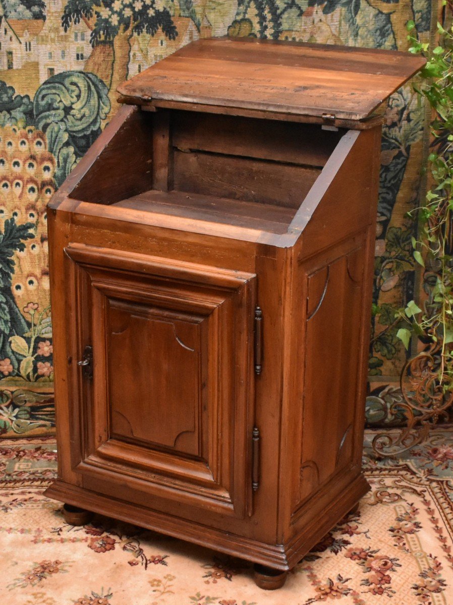 Louis XIV Period Oratory, Small Piece Of Furniture With One Door In Solid Walnut, Late 17th - Early 18th Century -photo-3