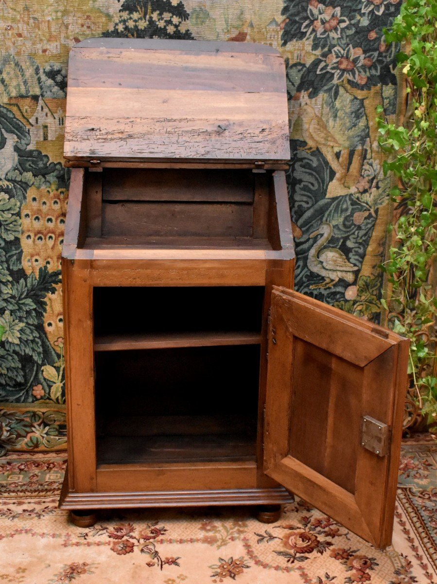 Louis XIV Period Oratory, Small Piece Of Furniture With One Door In Solid Walnut, Late 17th - Early 18th Century -photo-4