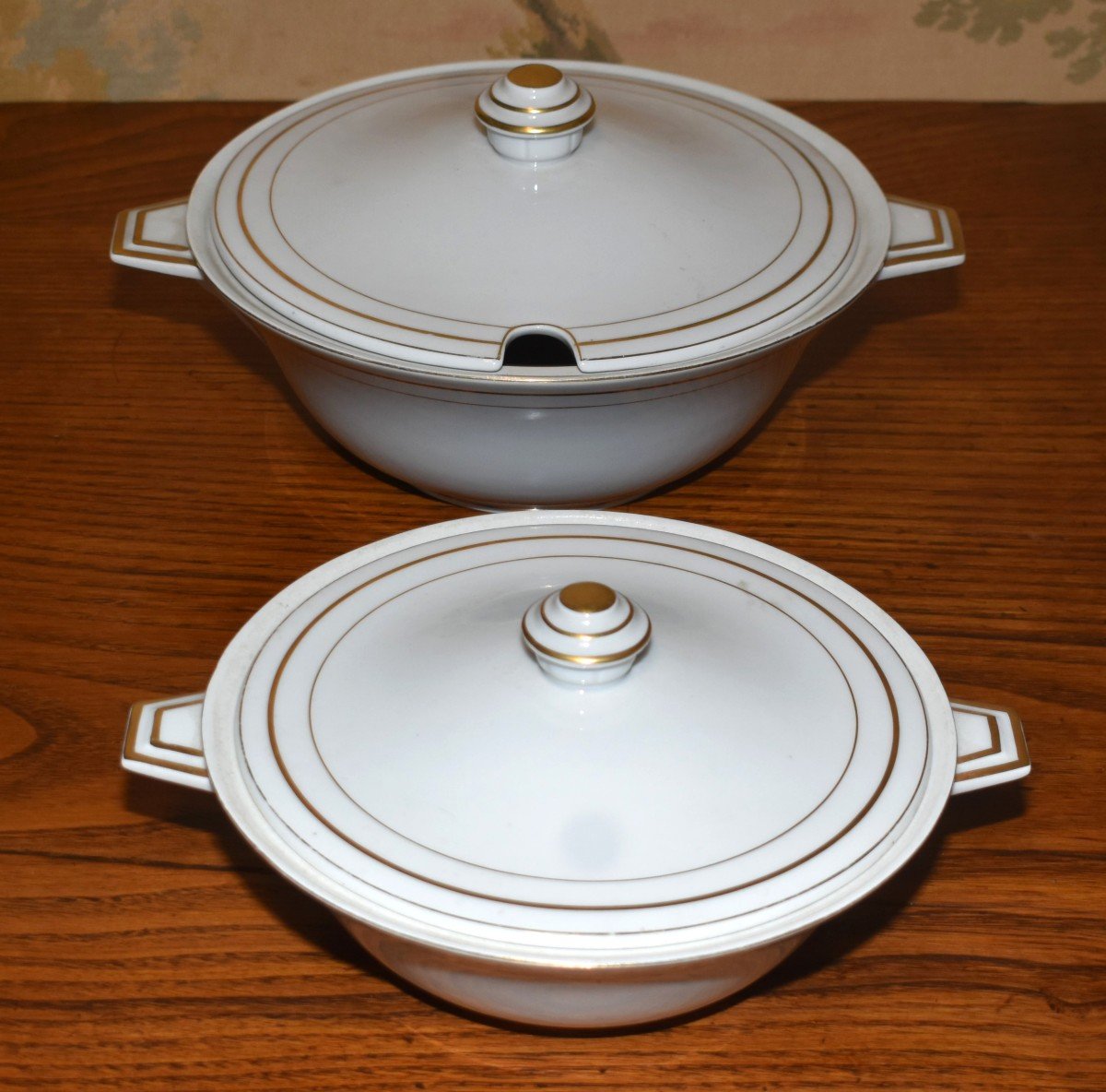 Table And Coffee Service For 10 People, In White Porcelain And Limoges Gold Trim-photo-3