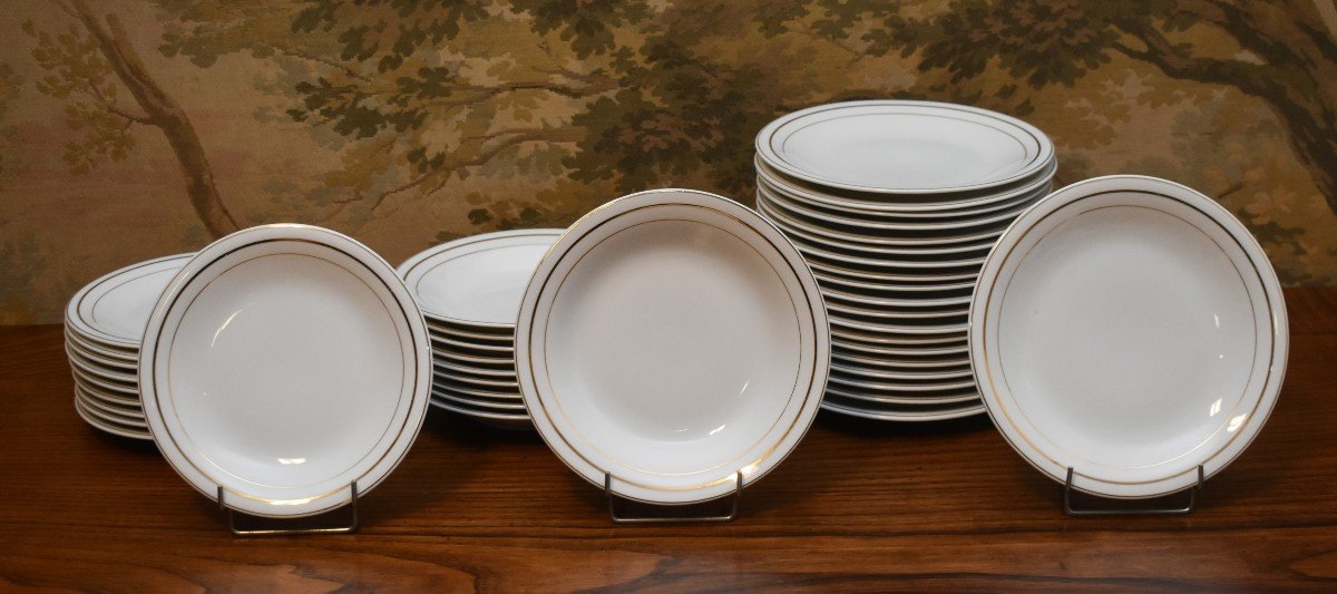 Table And Coffee Service For 10 People, In White Porcelain And Limoges Gold Trim-photo-4