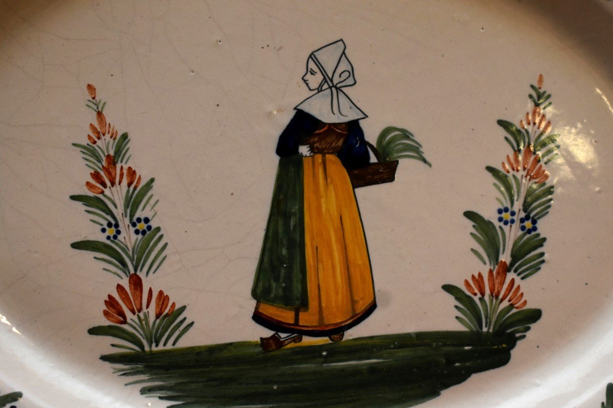 Henriot Quimper, Large Decorative Dish Signed Hr Breton Character, Woman In Traditional Clothing -photo-2