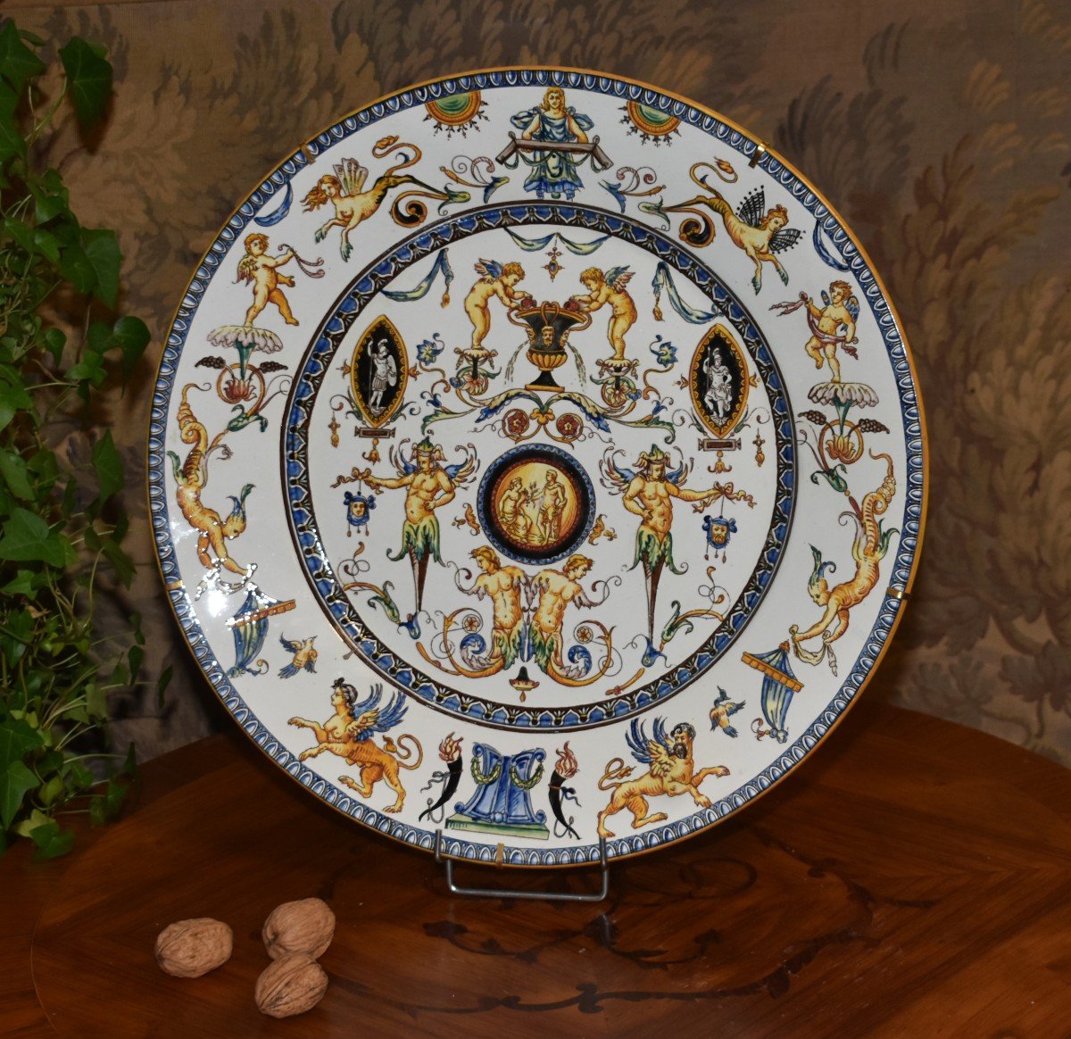 Important Decorative Dish In Gien Earthenware Period 1866, Italian Renaissance Decor, 19th Century