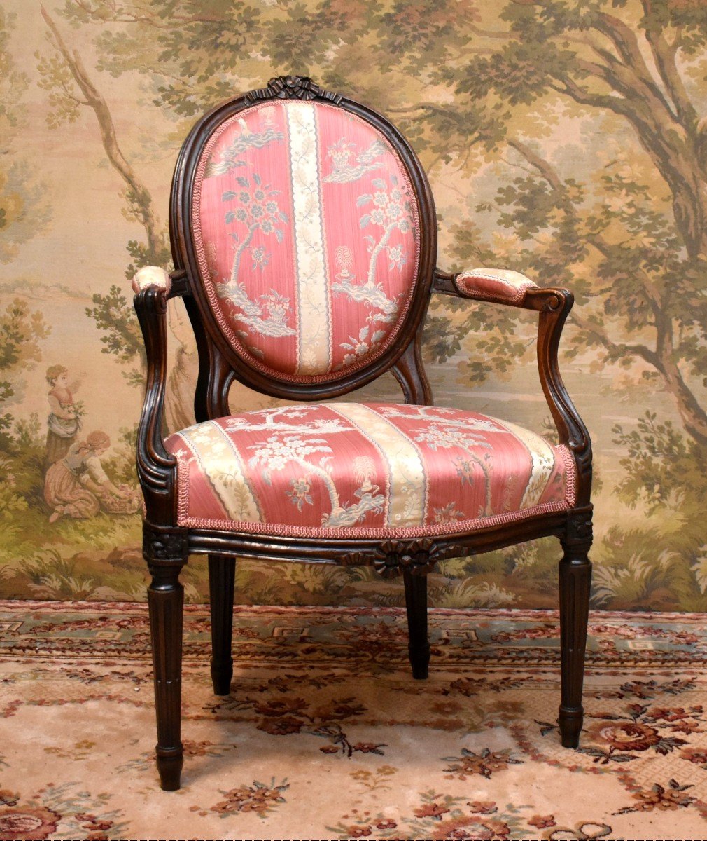 Louis XVI Period Armchair With Medallion Back, Redone Upholstery, 18th Century-photo-2