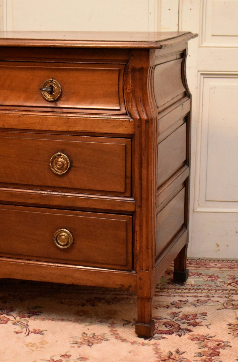 Rare Louis XVI Commode In Natural Wood With Curved Shape, Late 18th Century          -photo-3