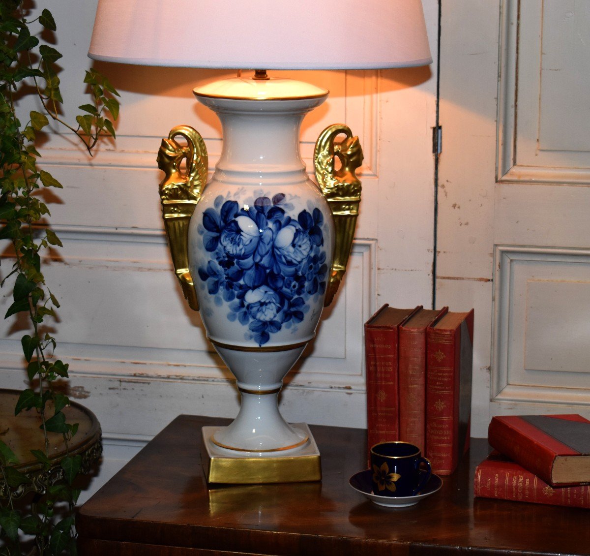 Caffy, Important Limoges Porcelain Lamp, Shades Of Blue, Hand Painted Floral Decor, Gold-photo-4