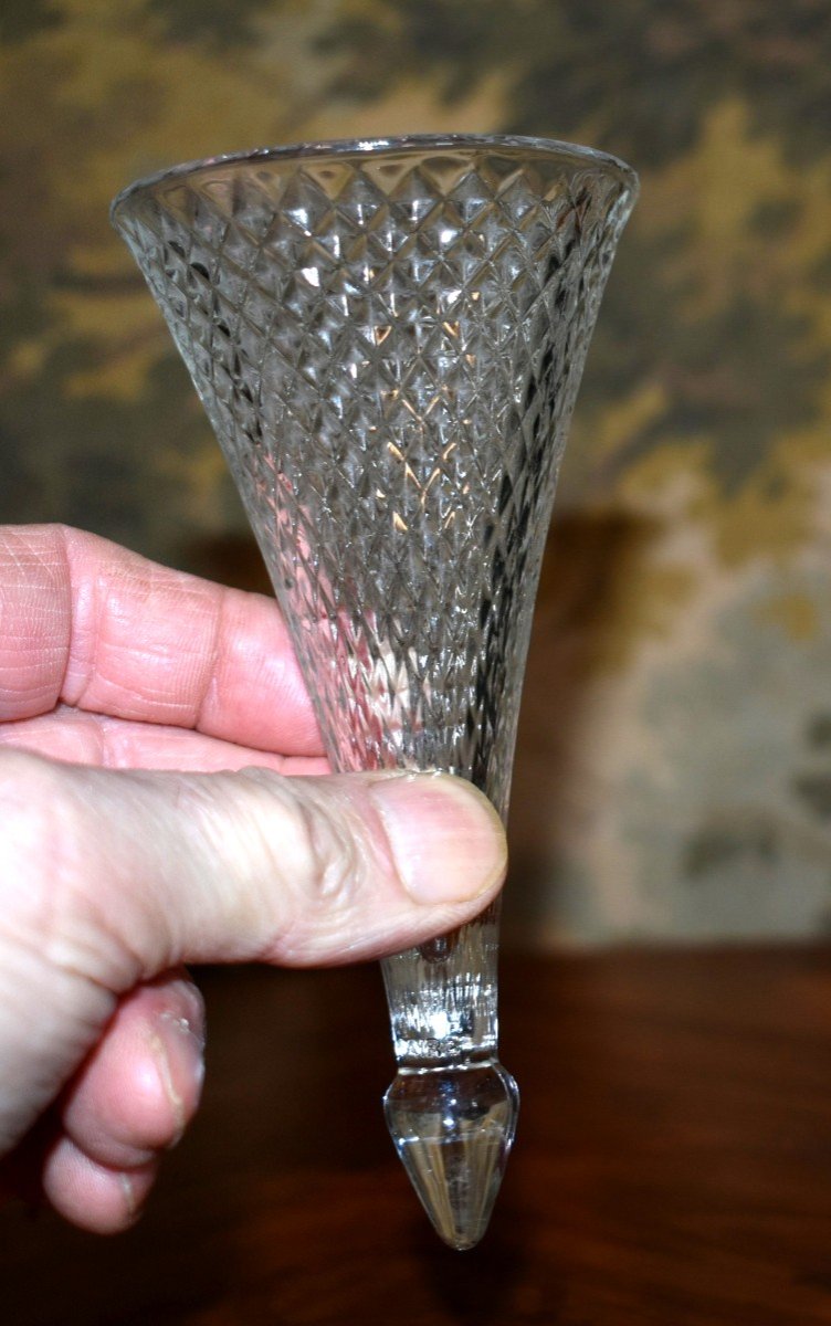 8 Flutes Ou Verres  Cornets Sans Pieds, Appelés Trinquette Ou Cul Sec  à  Pointes  De Diamants-photo-5