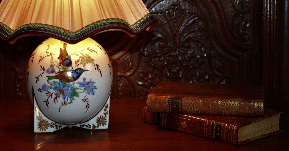 Pied De Lampe En Porcelaine De Limoges  à Décor d' Oiseaux, Forme Boule, Signé Elby-photo-3