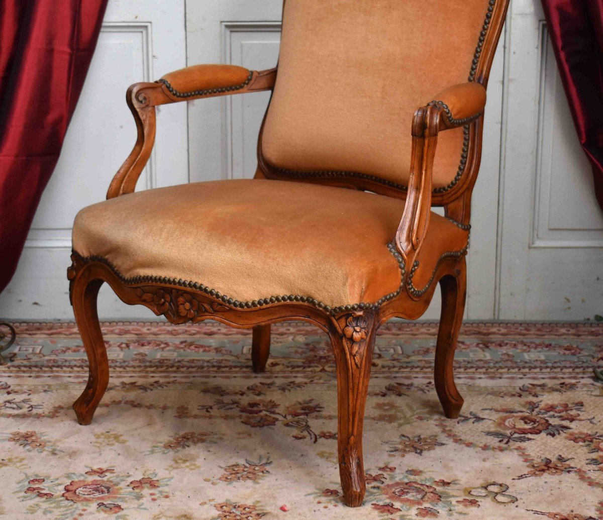 Fauteuil d'époque Louis XV,  Dossier à La Reine,  XVIIIème Siècle. Tissu Velours.-photo-2