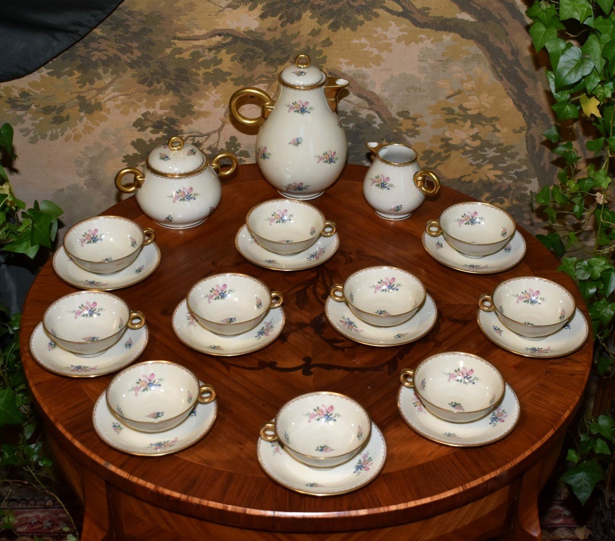 Service à Café Ou Thé En Porcelaine De Limoges Pour 10 Personnes, A. Vignaud Période 1962