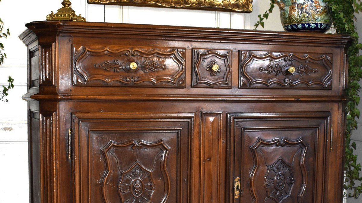 Important Low Buffet At Support Height In Solid Walnut, End Of The 17th, Beginning Of The 18th Century  -photo-3