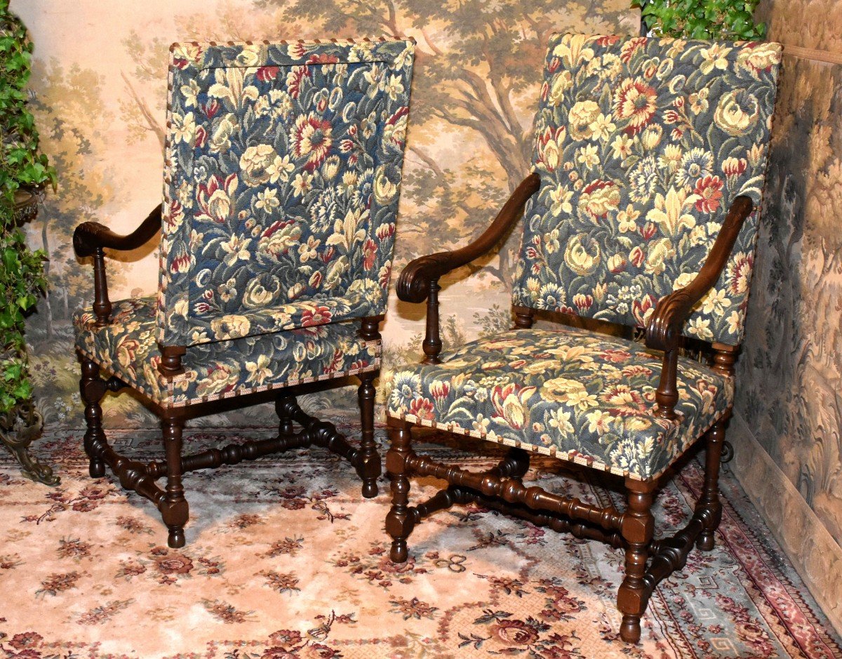 Paire De Grands Fauteuils De Style Louis XIII - Louis XIV En Noyer, Tissu Verdure,   XIXe -photo-4