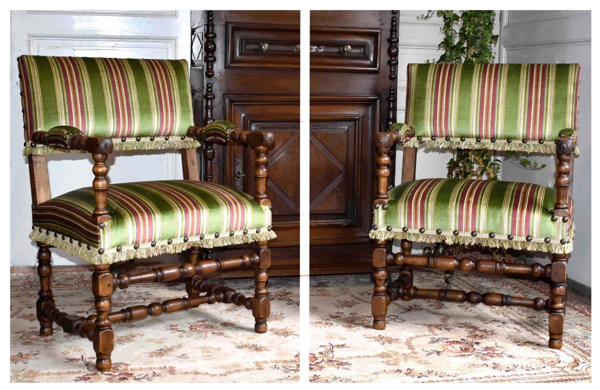 Paire De Chaises à Bras , Fauteuils De Style Louis XIII. Noyer, Pieds Balustre         -photo-2