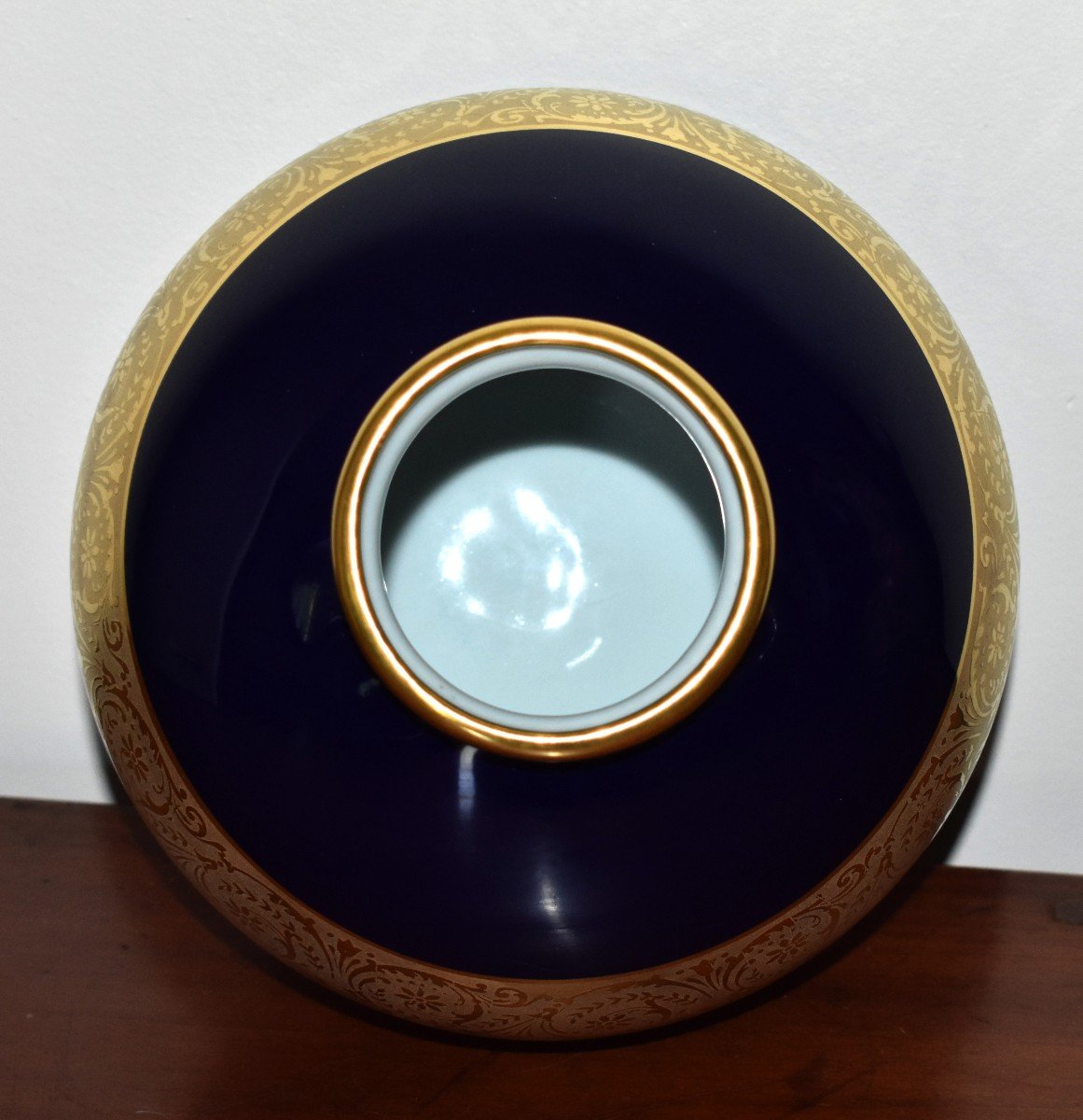 André Provot Limoges, Vase Boule En Bleu De Four , Double Incrustation Or, Polie à l'Agate-photo-7